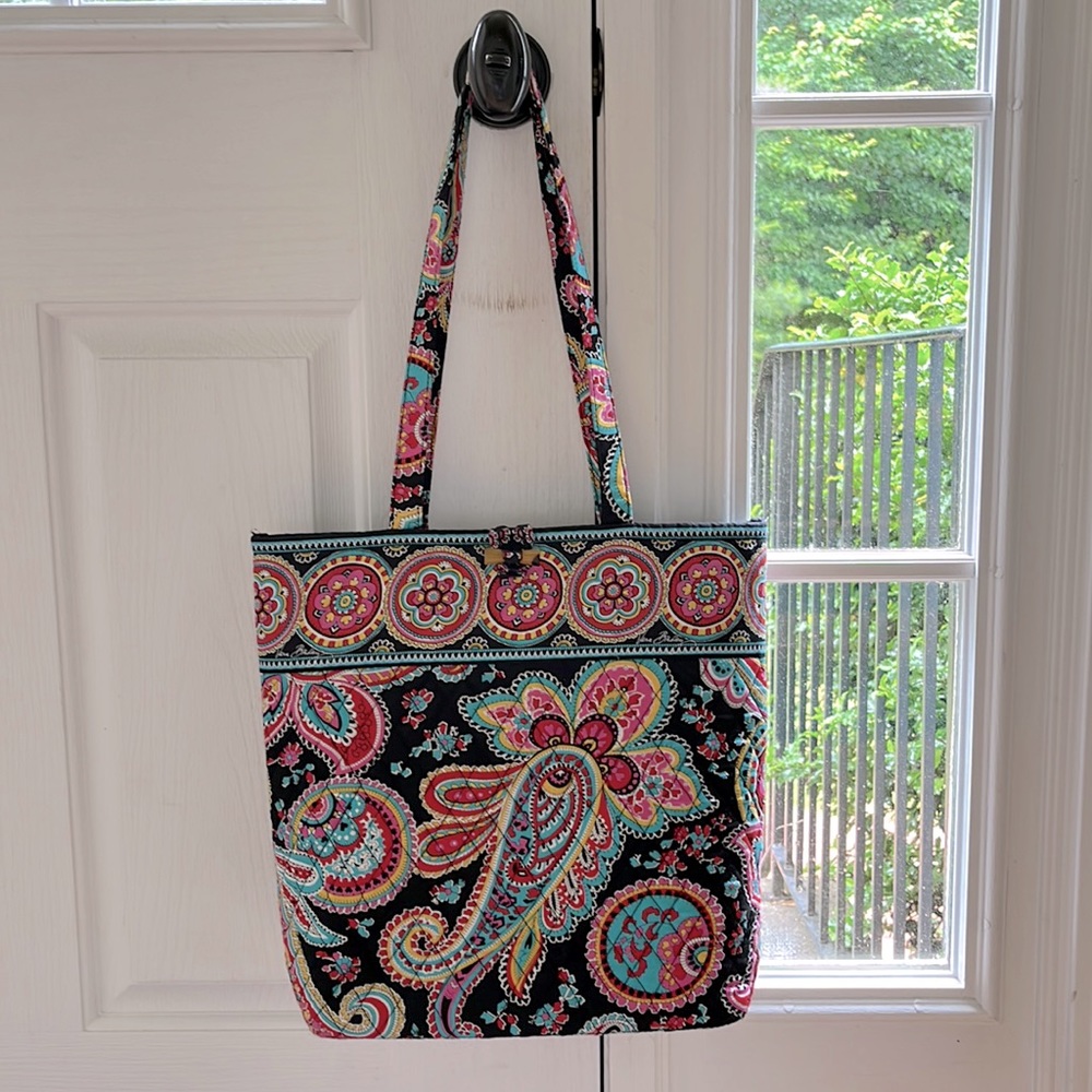 Vera Bradley tote with toggle closure. Used once, like new condition!